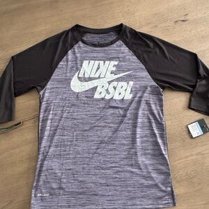 Nike Men's Black and Gray Long Sleeve Tee